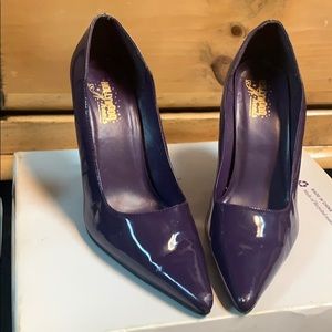 Vintage Purple pointed toe heels